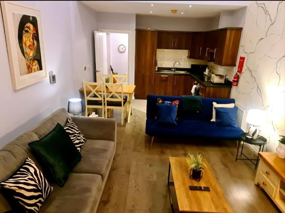 City Centre Top Floor Apartment In Belfast City Centre Eksteriør billede